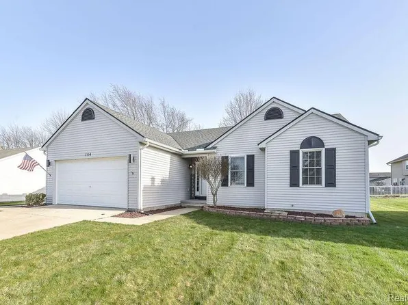 154 E Rockway Dr, Linden, MI 48451