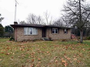 7115 Summerfield Rd, Lambertville, MI 48144