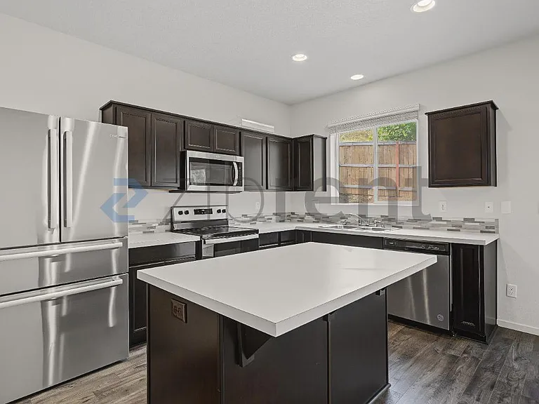 1900 NE 117th Ct — Photo 13