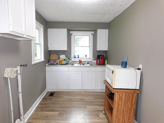 3rd image of 352 Buxton Ave
