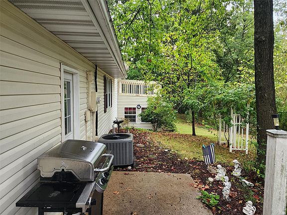 5th image of 590 N Keil Dr
