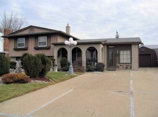 18845 Valleyview St, Riverview, MI 48193