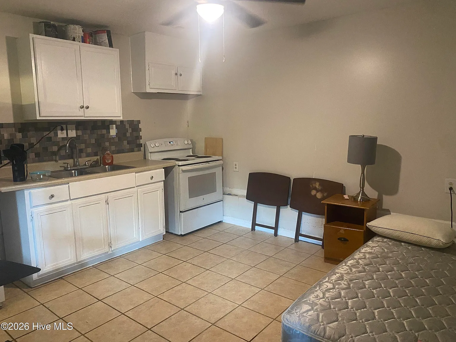 1 bed, 1.0 bath, $775 — Photo 3