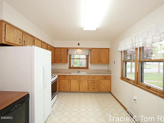 5th image of 966 Calvary Ave NW