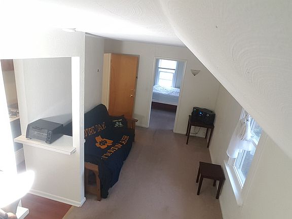 2nd image of 1109 N Lawrence St #1