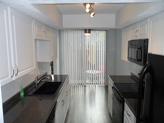 New Kitchen Cabinets