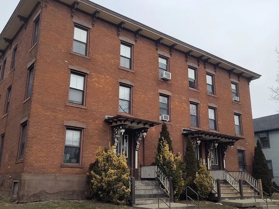 40 Alden St