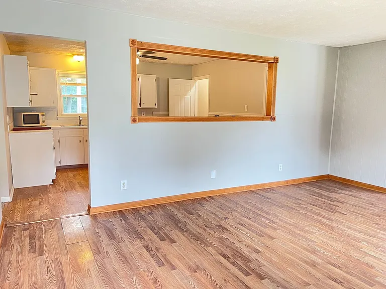 10909 Leavenworth St — Photo 8