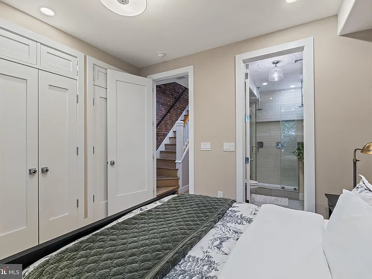 729 S 15th St — Photo 19