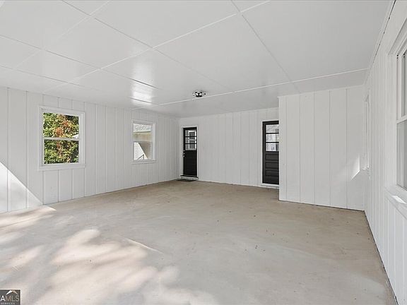 5th image of 5092 Beth St