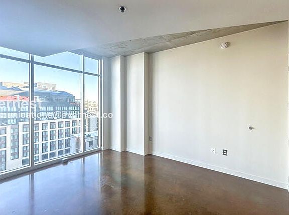 5th image of 600 12th Ave S APT 1416