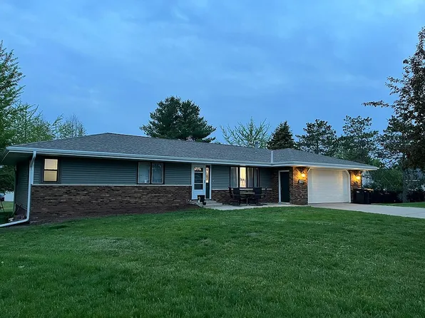817 3rd Ave SE, Stewartville, MN 55976