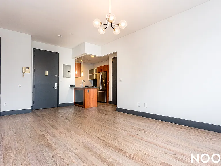756 Myrtle Ave #3L — Photo 2