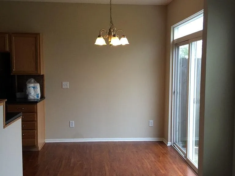 484 Fullers Cir — Photo 5