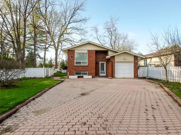 904 Lake Dr E, Georgina, ON L0E 1L0