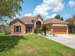 10933 Woodhaven Dr, Denham Springs, LA 70726