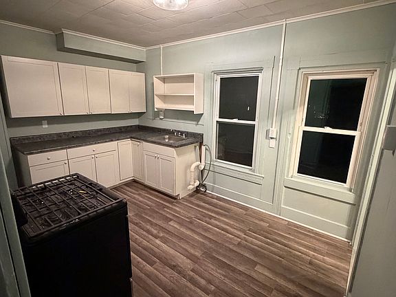 2nd image of 7 Division St APT 3