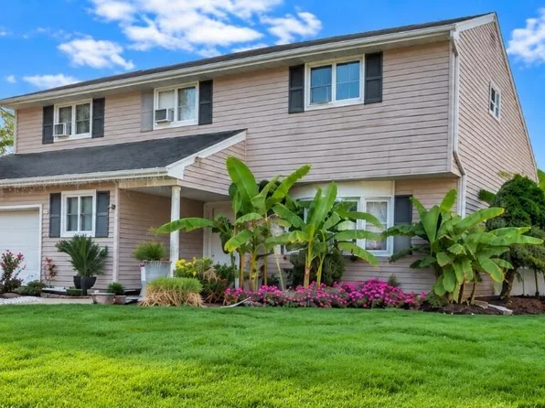 19 Hemlock Street, Hazlet, NJ 07730