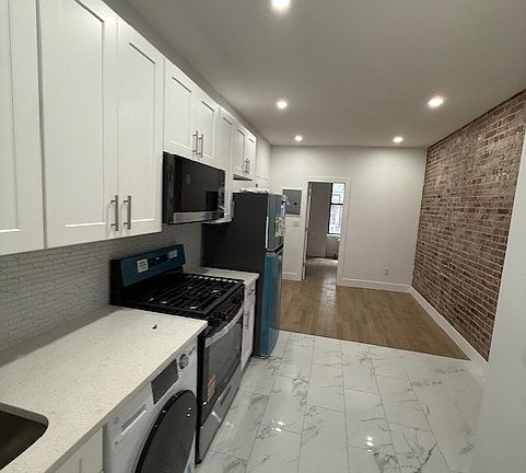 3rd image of 309 E 78th St APT 1W