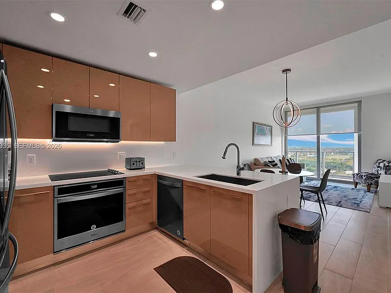 2000 Metropica Way #1408 — Photo 20
