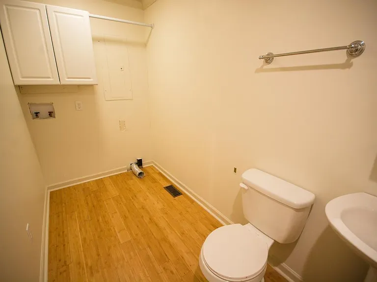 207 Woody Dr — Photo 7