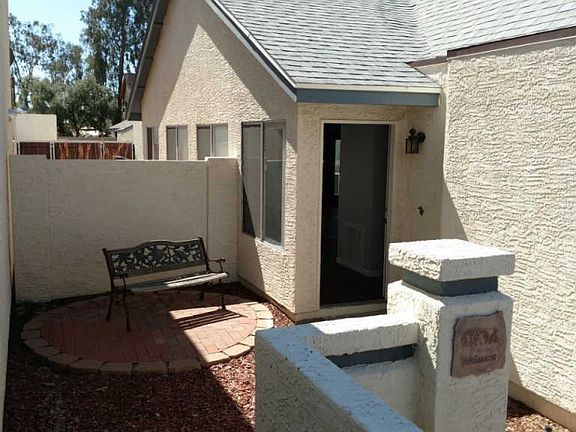 3rd image of 1535 N Horne Unit 76