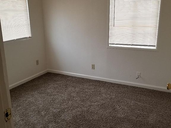 3rd image of 486 Manzanita Ln