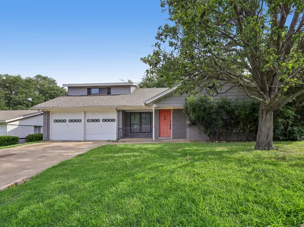 744 Willow St, Hurst, TX 76053