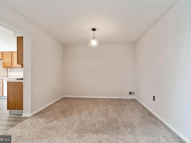 210 Kentshire Ct — Photo 9