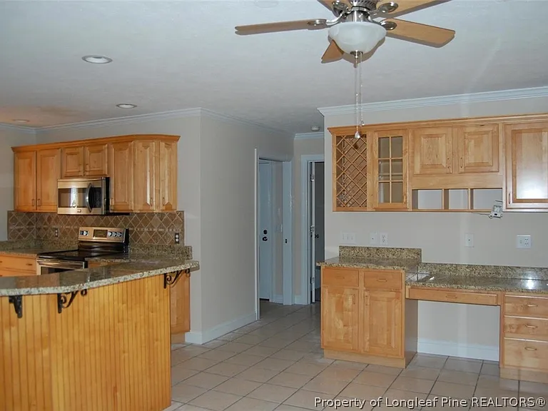 Greenbriar Dr — Photo 5