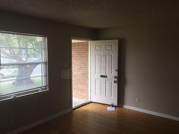 3rd image of 1315 Jefferies Ave