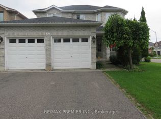 2 Grace Cres, Barrie, ON L4N 9S7