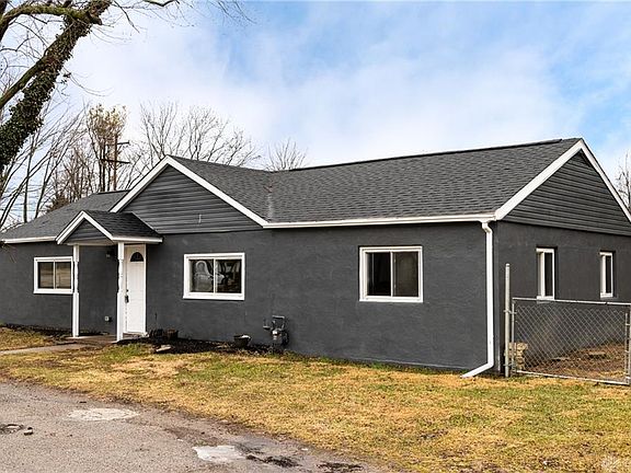 3rd image of 900 Beatrice Dr