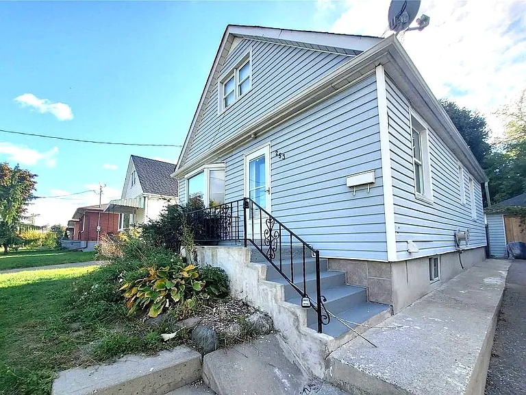 253 Sinclair Ave — Photo 2