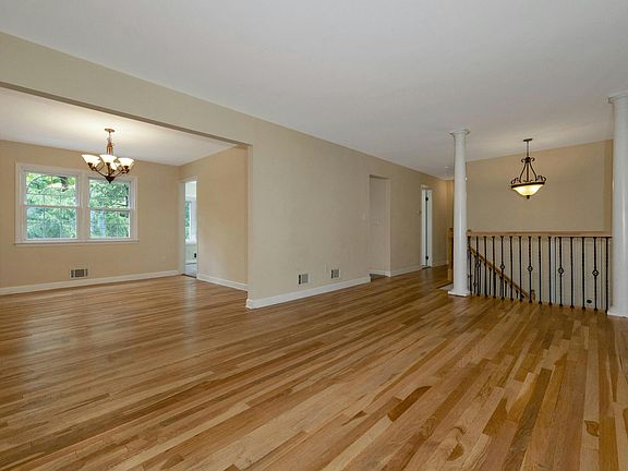 3rd image of 521 Avon Ct