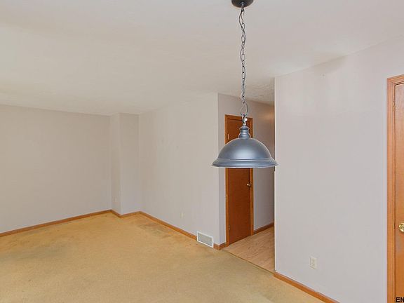 3rd image of 78 Velina Dr