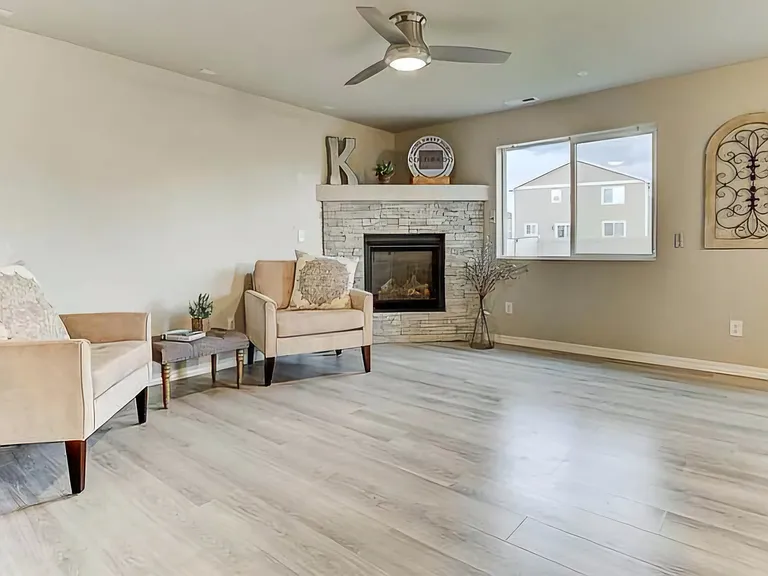 4450 Prairie Agate Dr — Photo 2