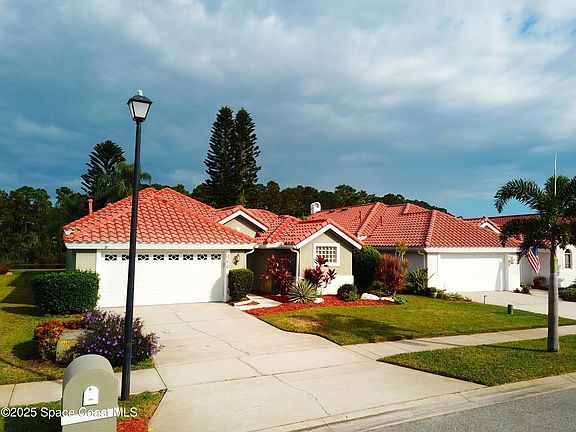3rd image of 466 Carmel Dr