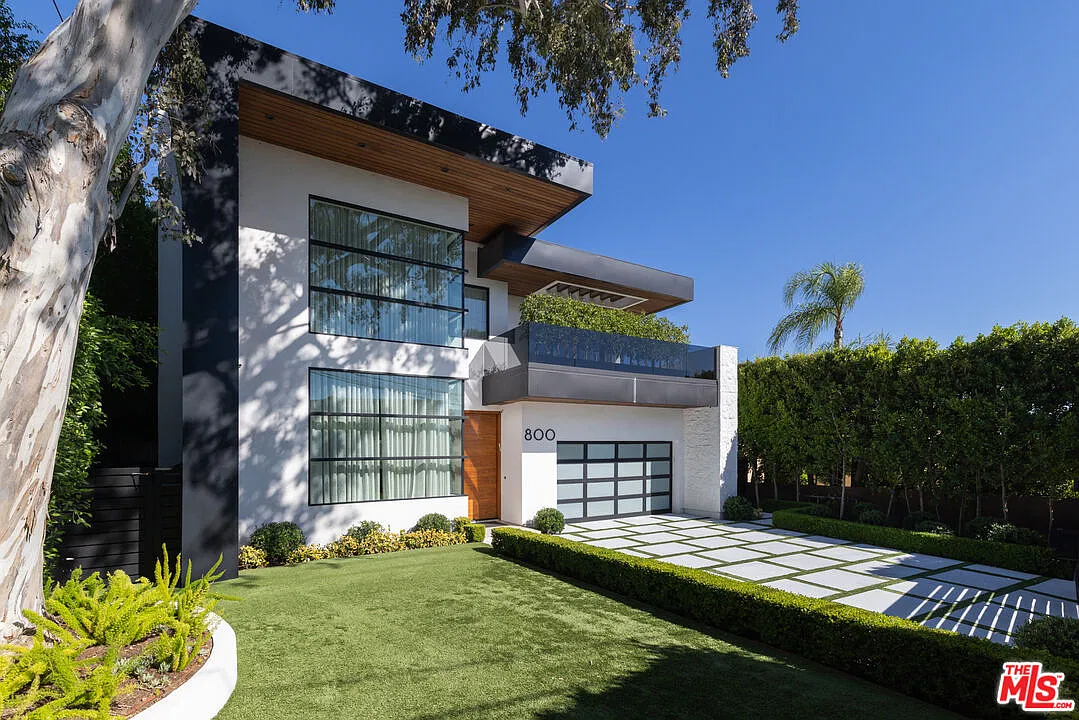 6 bed, 8.0 bath, 7890 sqft, $75,000 — Photo 1
