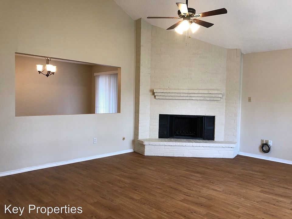 1st image of 4733 Moss Rose Dr