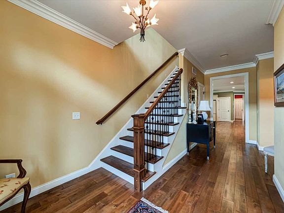 2nd image of 1516 Larkinwood Ln