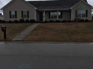 1405 Snowy Egret Dr, Fayetteville, NC 28306