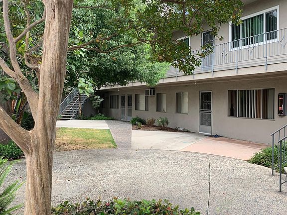 3rd image of 440 N Mentor Ave APT 10