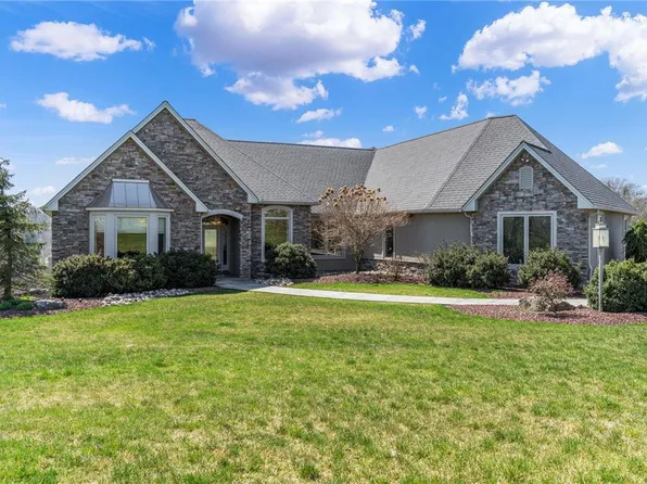 4113 Cambridge Ct, Schnecksville, PA 18078