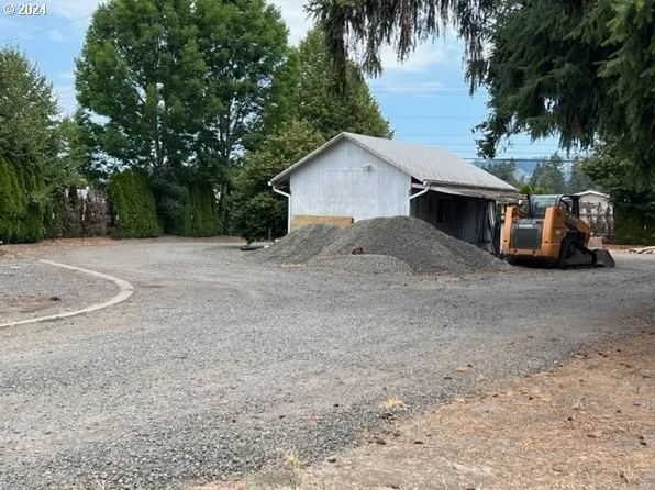 800 S Springbrook Rd, Newberg, OR 97132