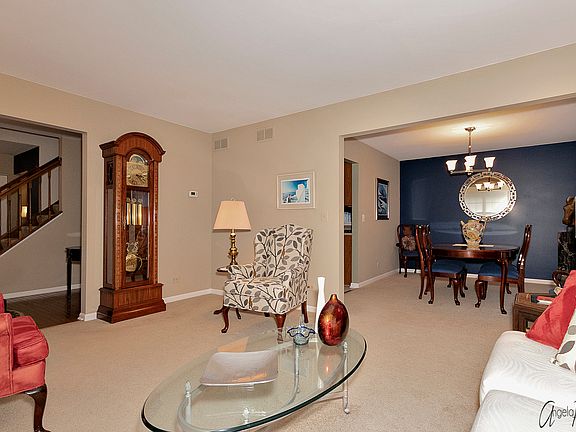3rd image of 767 Waterford Dr