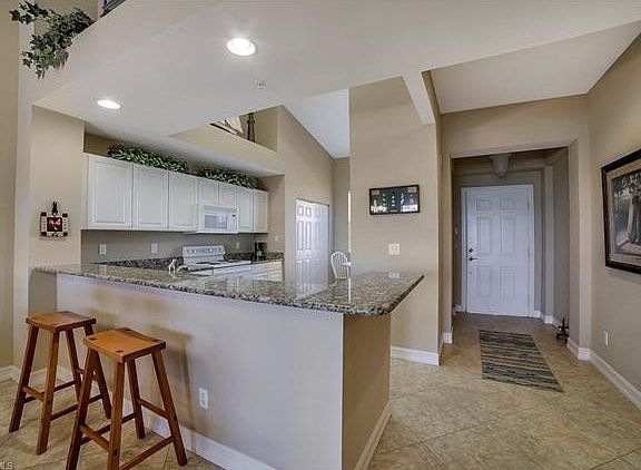 5th image of 4620 Turnberry Lake Dr Unit 404