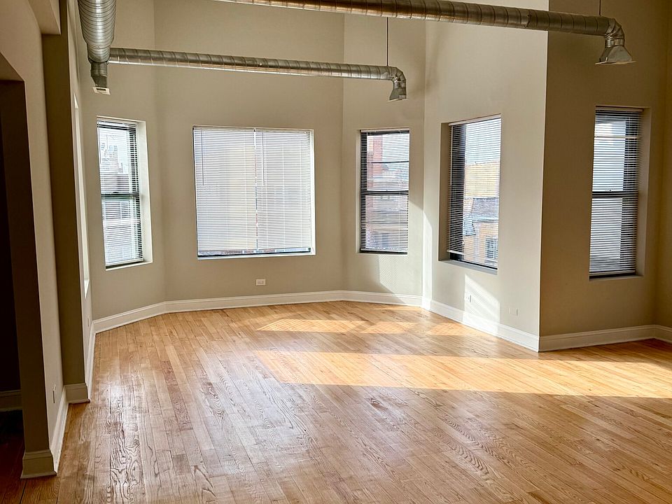 1st image of 6917 S Paxton Ave #3