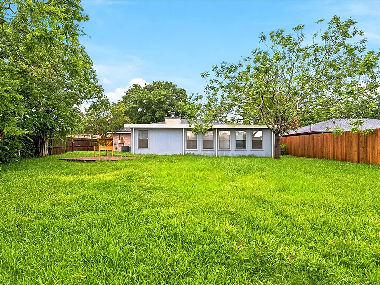 6009 Leafwood Cir — Photo 4