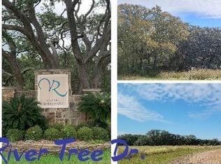 90 River Tree Dr, Blessing, TX 77419